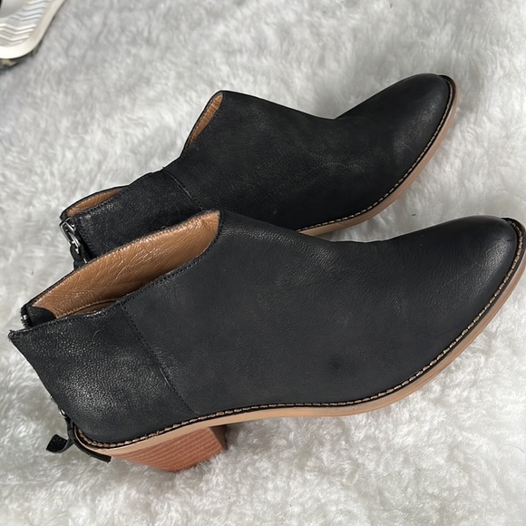 Kelsi Dagger Shoes - Kelsi Dagger Brooklyn KDB Kaiden Size 9 BLACK Suede Nubuck Ankle Booties